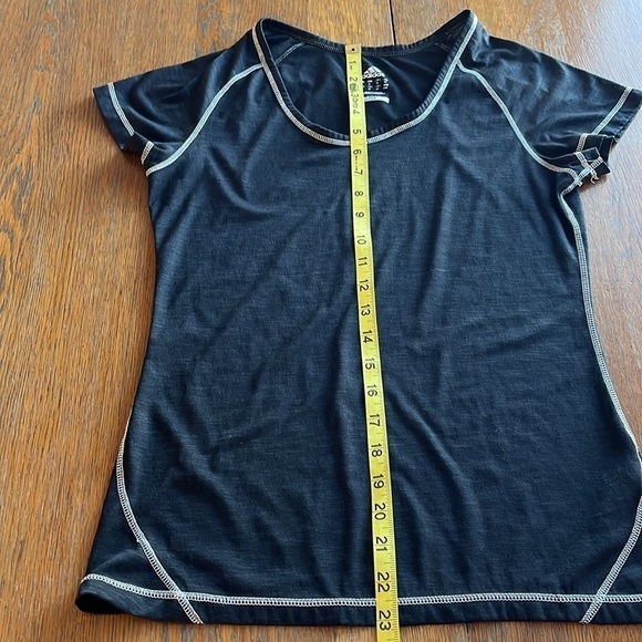 Adidas Climalite Short Sleeve Lightweight Top Size Medium Activewear Scoop Neck - Picture 9 of 13